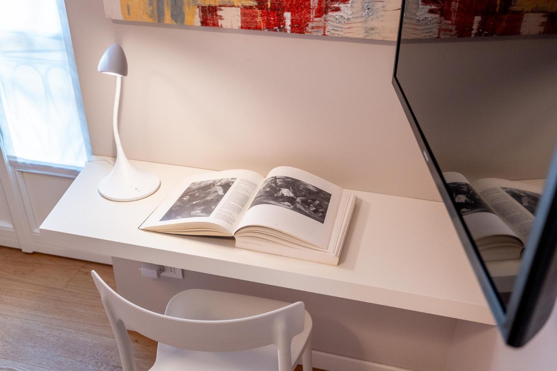 Luxurious & Spacious Flats In Duomo Mailand
