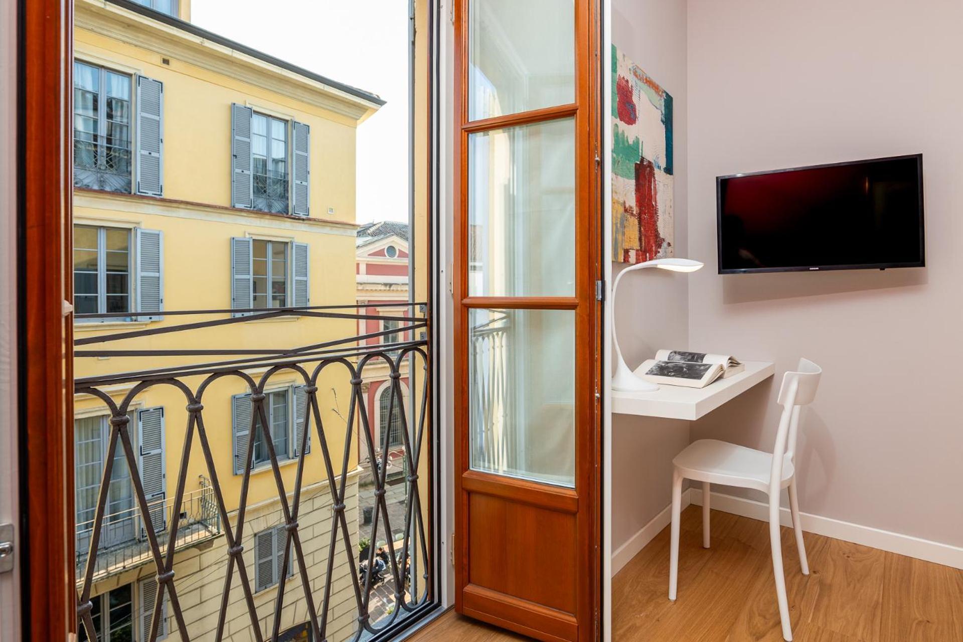 Luxurious & Spacious Flats In Duomo Mailand