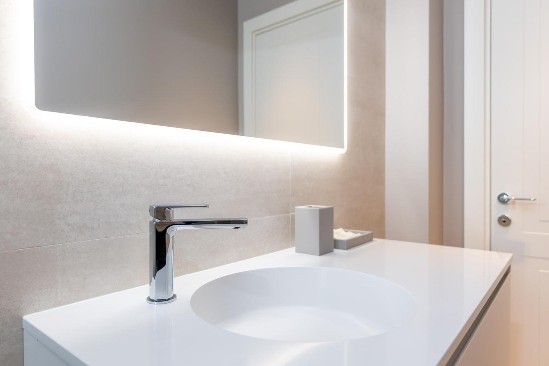 Luxurious & Spacious Flats In Duomo Mailand